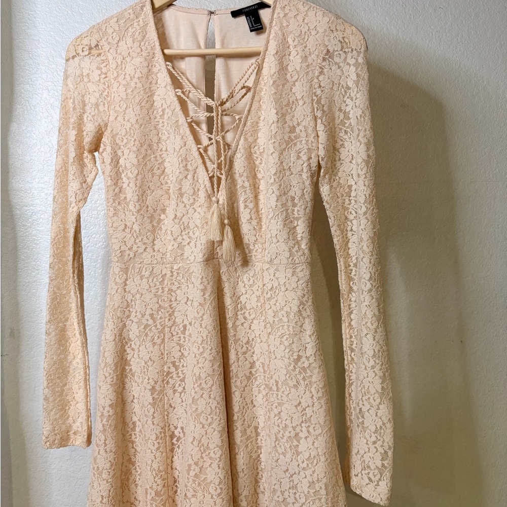 Chic Lace Long Sleeve Dress in Cream
